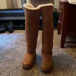 Women's Size 10 knee high UGG boots. Gently used.